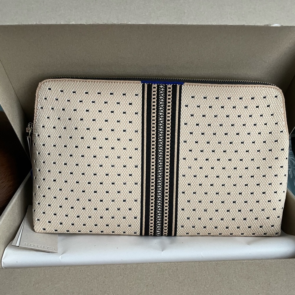 BNWT Rothys Large Tuxedo Vanity Bag✨